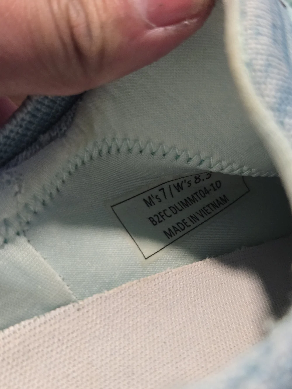 Kizik Women's Light Blue Slip-On Knit Sneakers